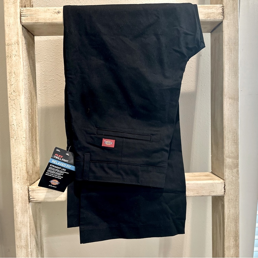 NWT Women’s Dickies Flex Relaxed Straight Work Pants - 12 Short